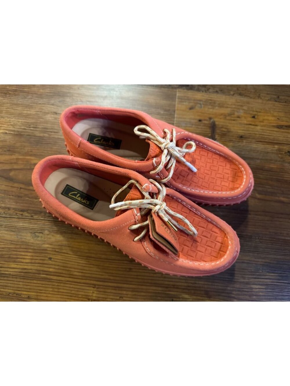 Clarks Torhill Bee Coral Suede Oxfords Shoe Women Size 10M Brand New with Tag - Picture 7 of 7